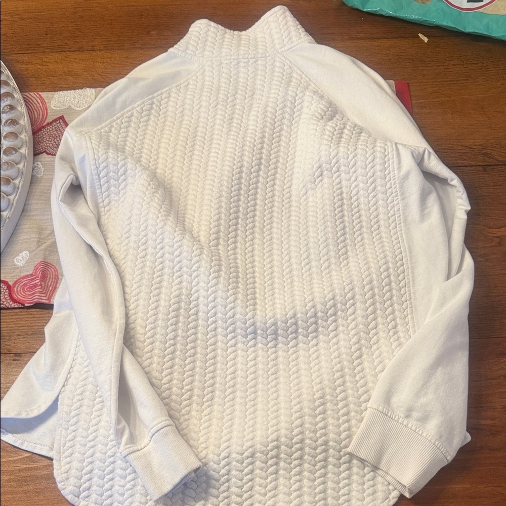 Pressbox White Quilted Pullover - image 5